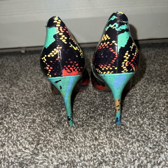 Steve Madden Women’s size 8 Heels. - Picture 2 of 4